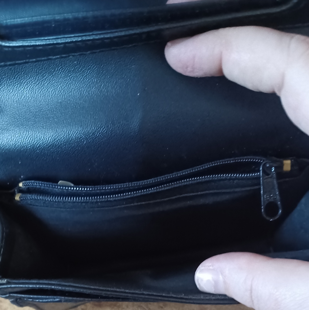Black Vegan leather wallet small crossbody bag w/ mirror - Picture 3 of 7